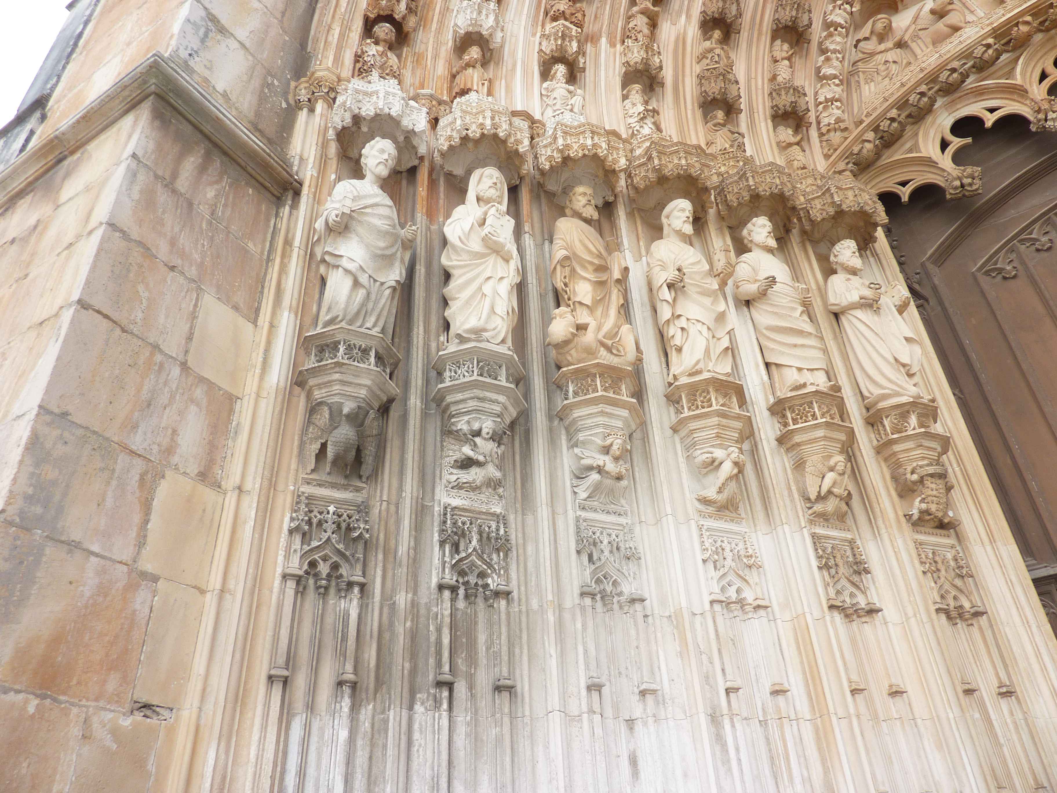 Photos de Fine Sculpture Cathedrale Entree De Bathala