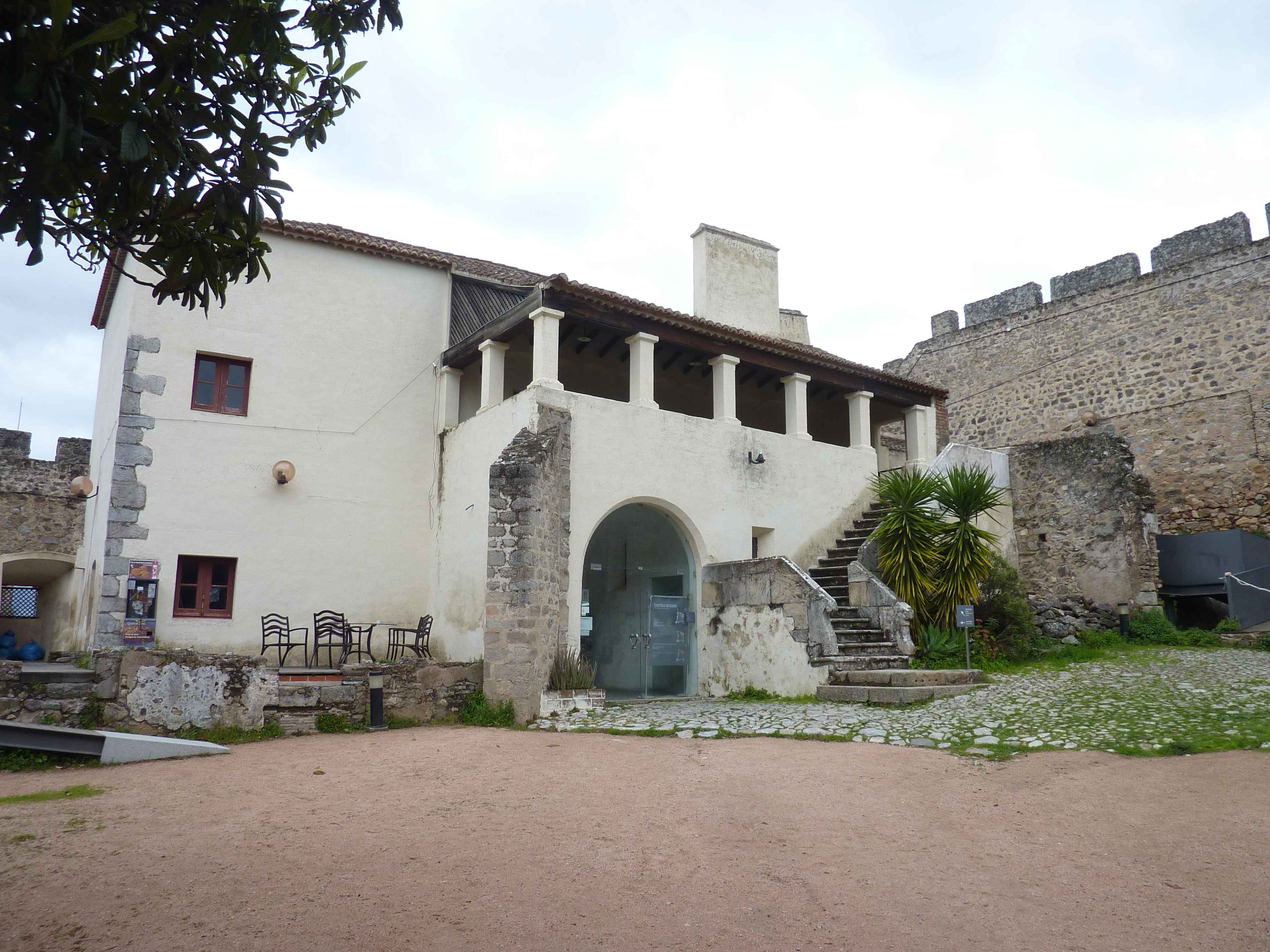 Photos de Interieur Delabre Du Chateau De Elvas Portugal