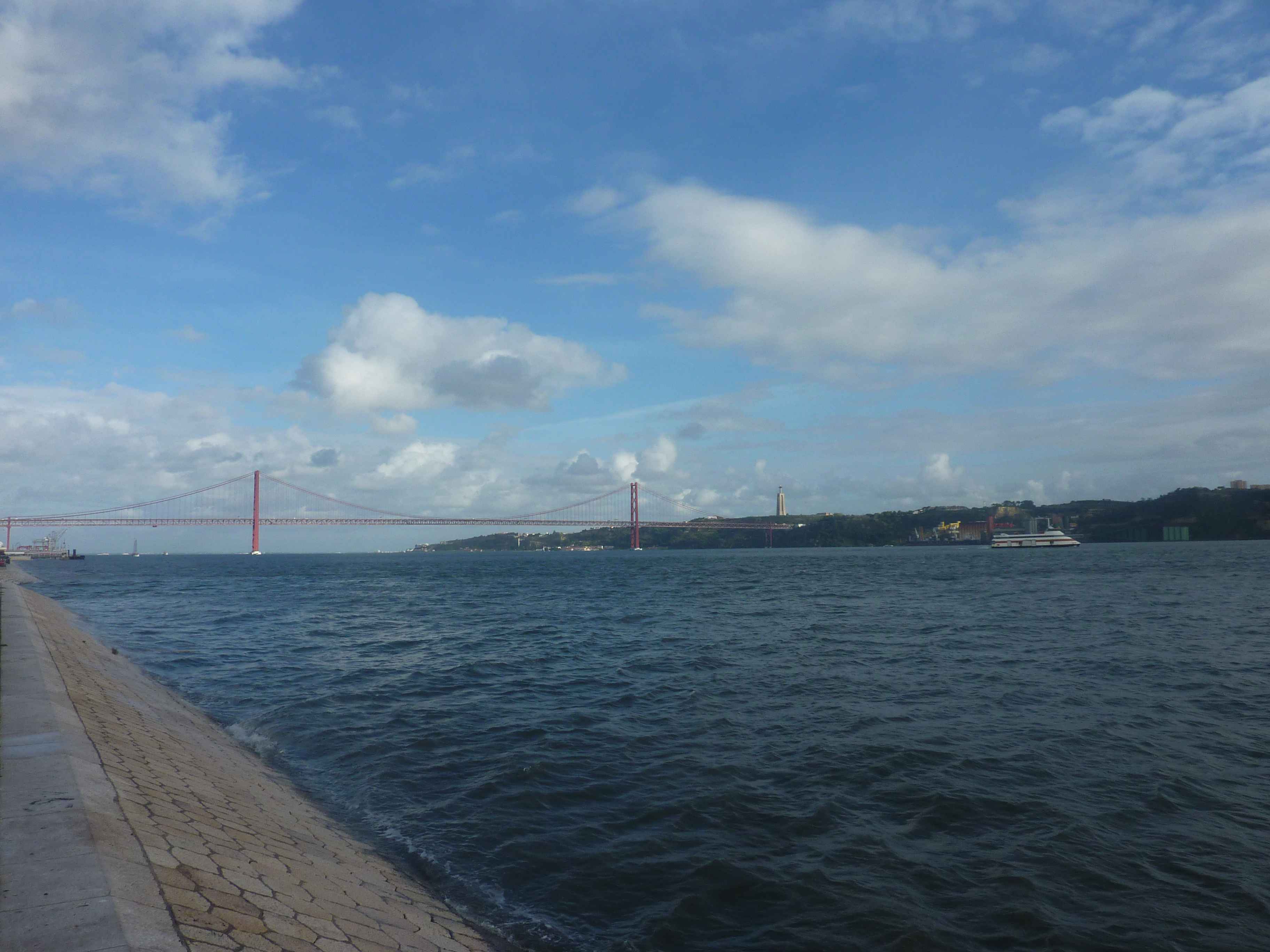 Photos de Pont De Lisbonne Avec Le Tage
