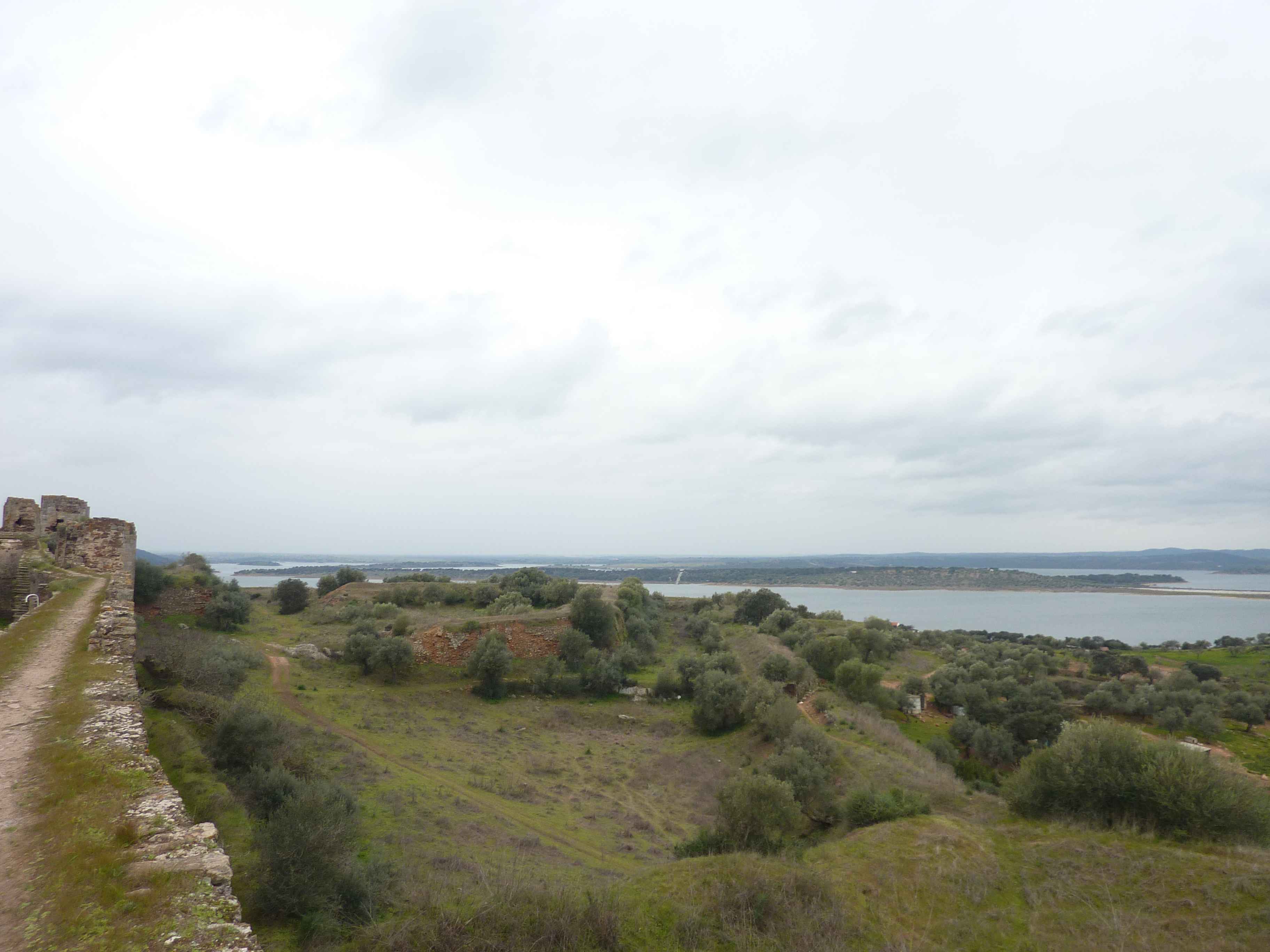 Photos de La Superbe Vue Des Plaines Et Barages De Mourao Au Portugal