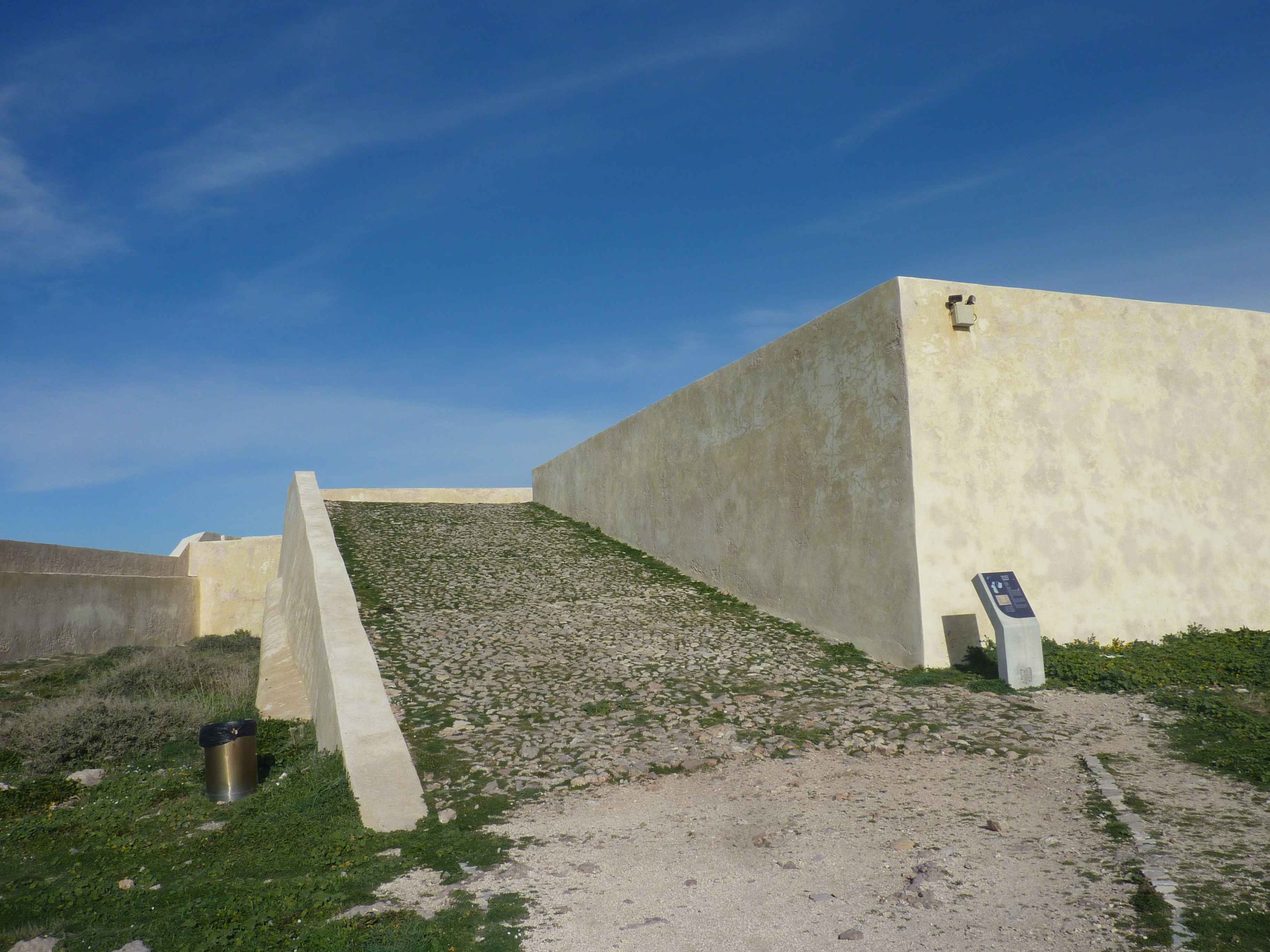 Photos de Montee Sur Les Remparts De La Forteresse De Sagres