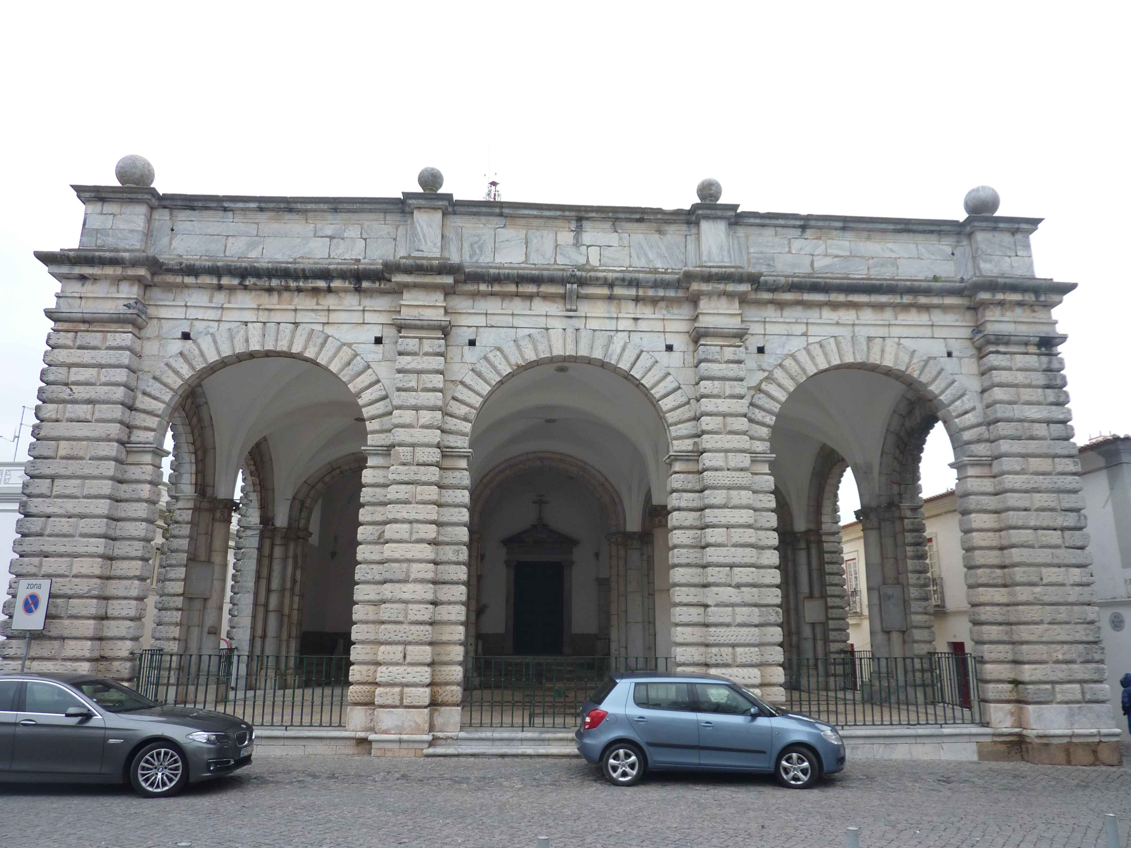 Photos de Arche Typique Dans Le Centre De Beja