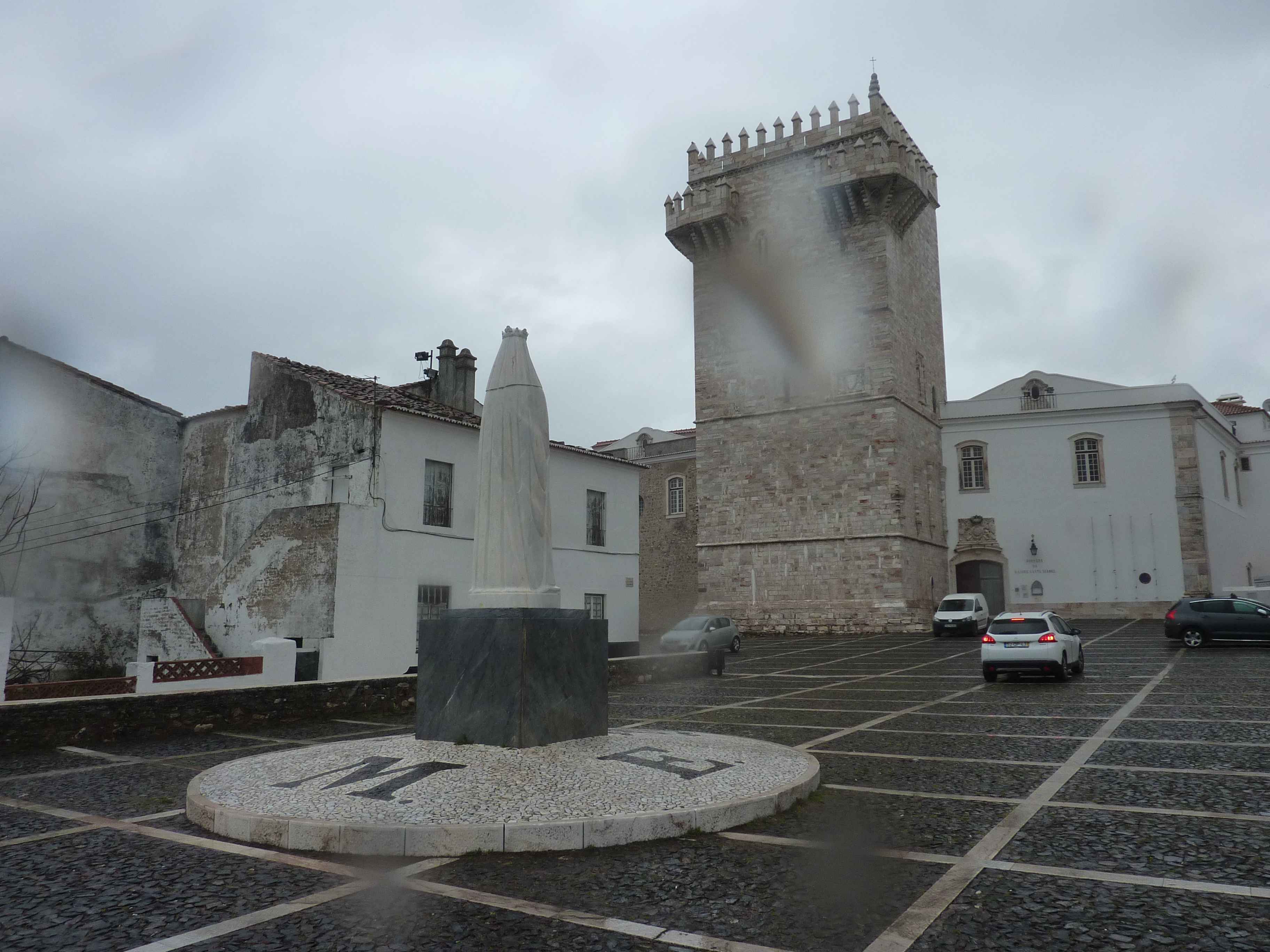 Photos de Castelo De Estremoz Sous Une Meteo De Pluie