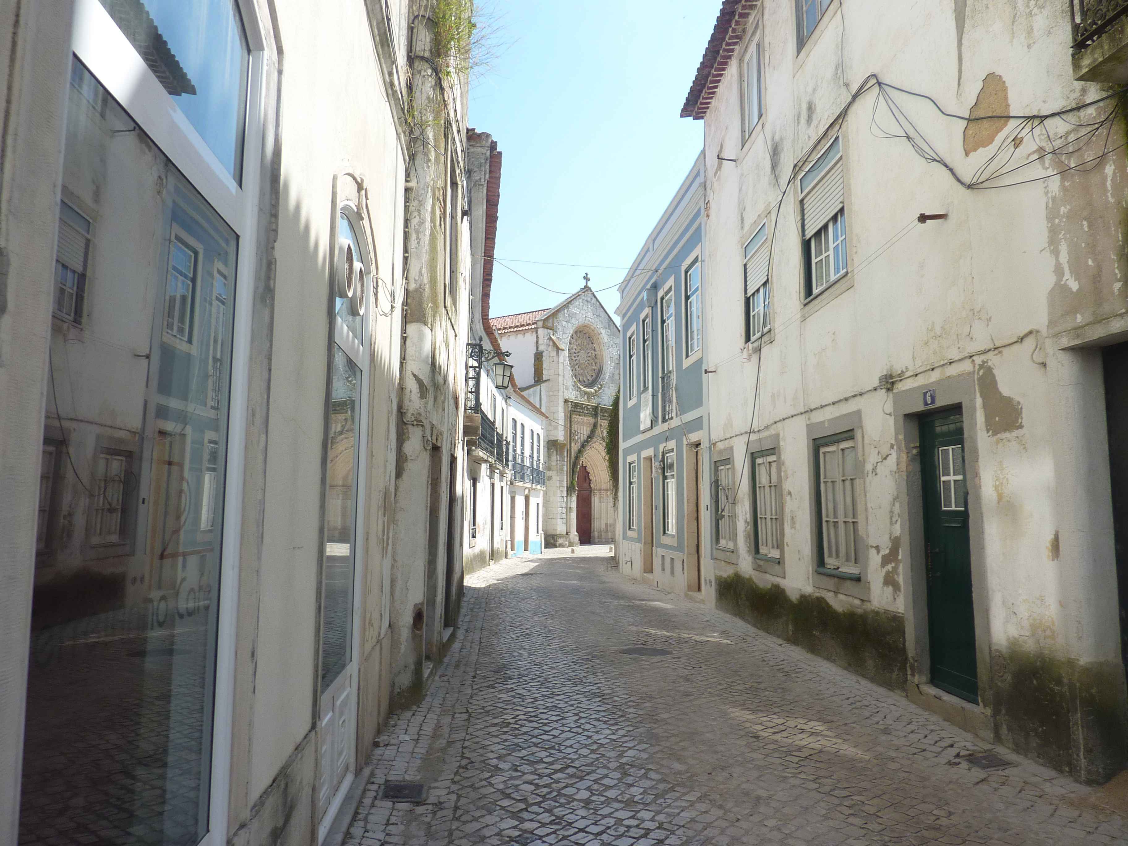 Photos de Etroite Ruelle Dans La Vieille Ville De Santarem