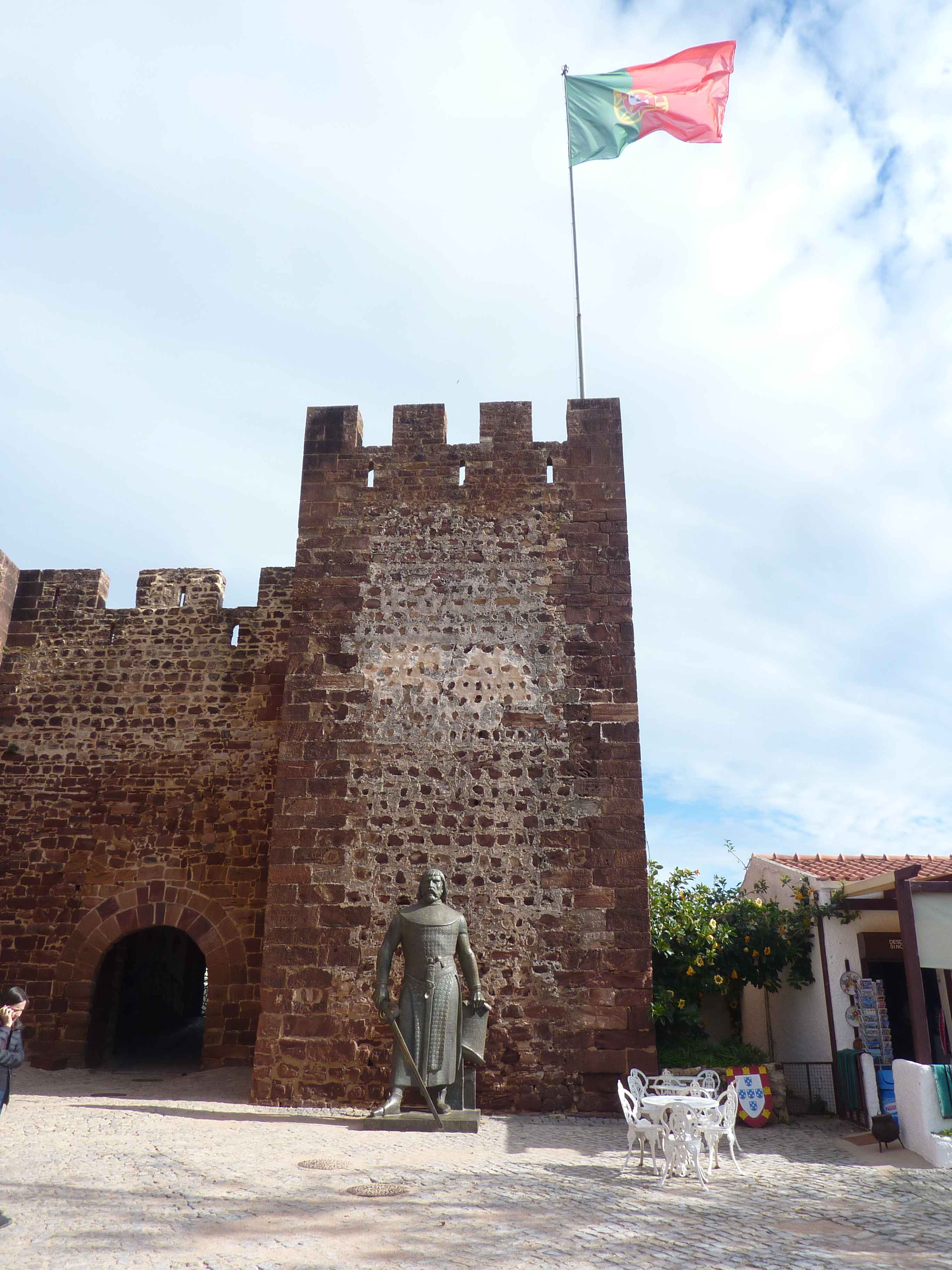 Photos de Statue Chevalier Devant L Entree Du Chateau De Silves